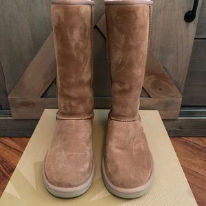 Classic Tall Uggs - Chestnut - Size 7